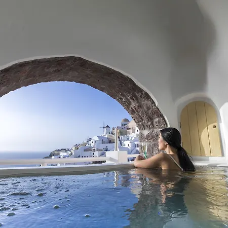 Art Maisons Castle Oia (Santorini)