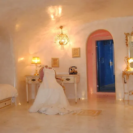 Art Maisons Castle Hotel Oia (Santorini)